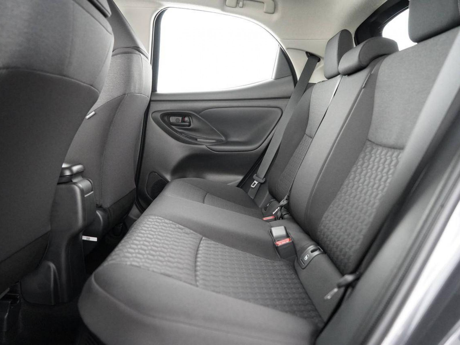 TOYOTA - YARIS HYBRIDE MY22 - #186488 - 17