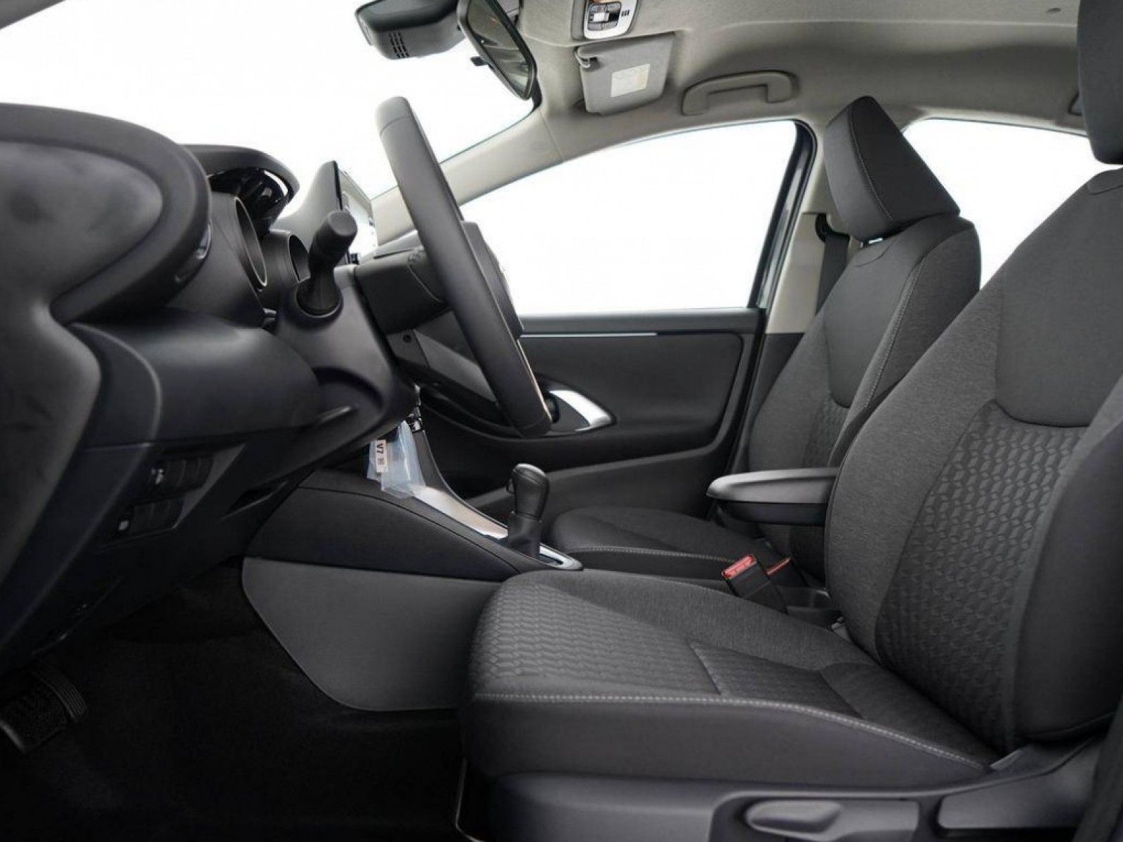 TOYOTA - YARIS HYBRIDE MY22 - #186488 - 36