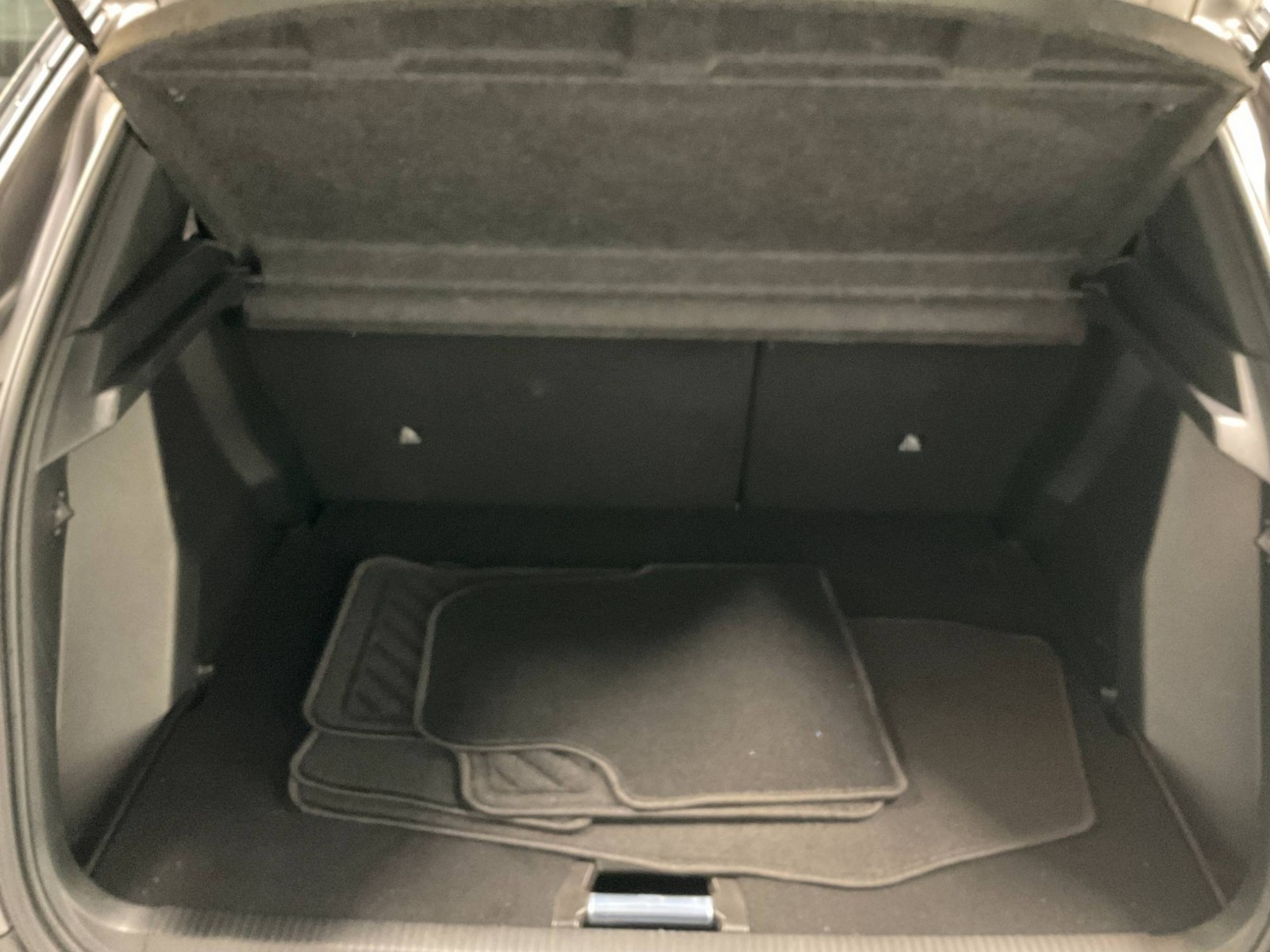 PEUGEOT - 2008 - #187407 - 28