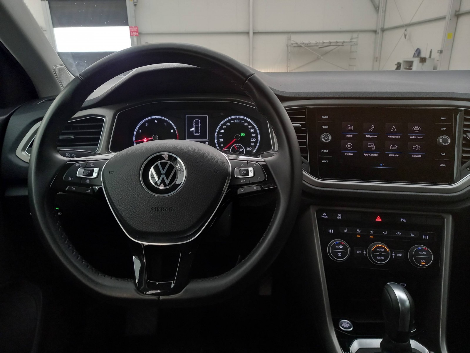 VOLKSWAGEN - T-ROC - #187603 - 10