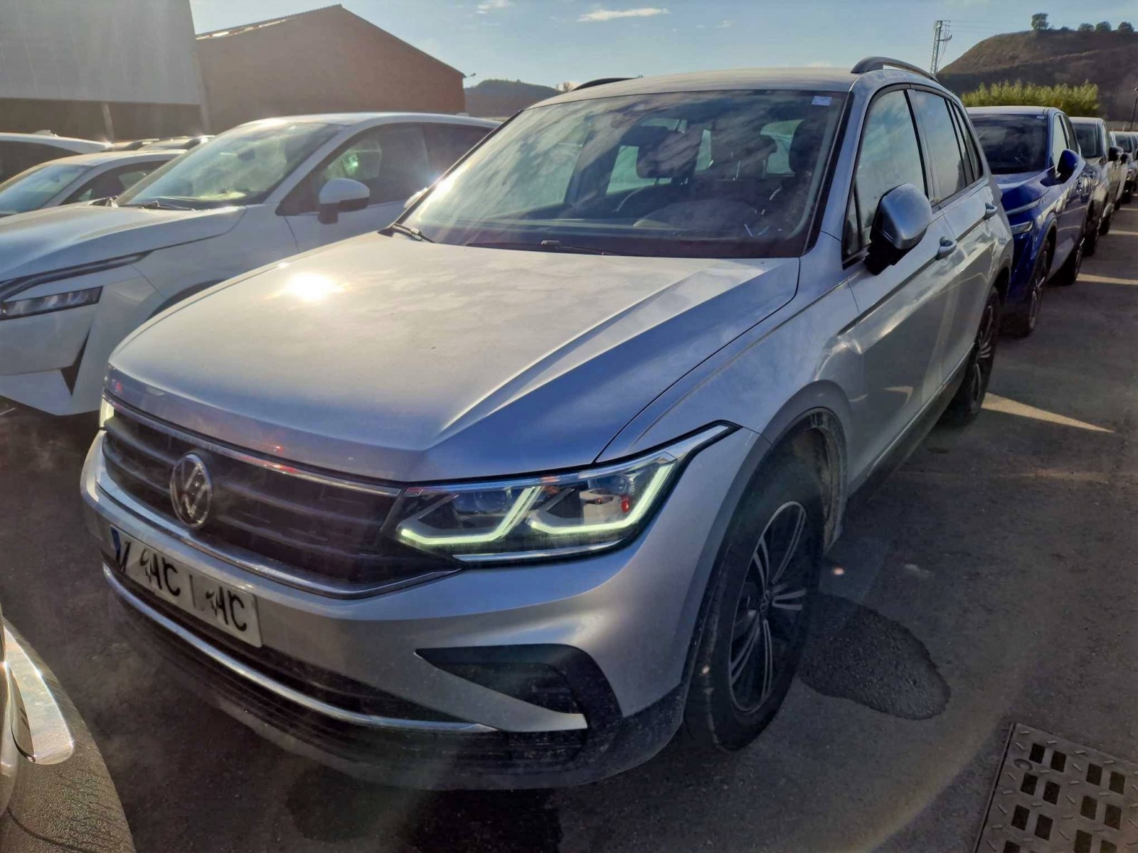 VOLKSWAGEN - TIGUAN - #188710 - 0