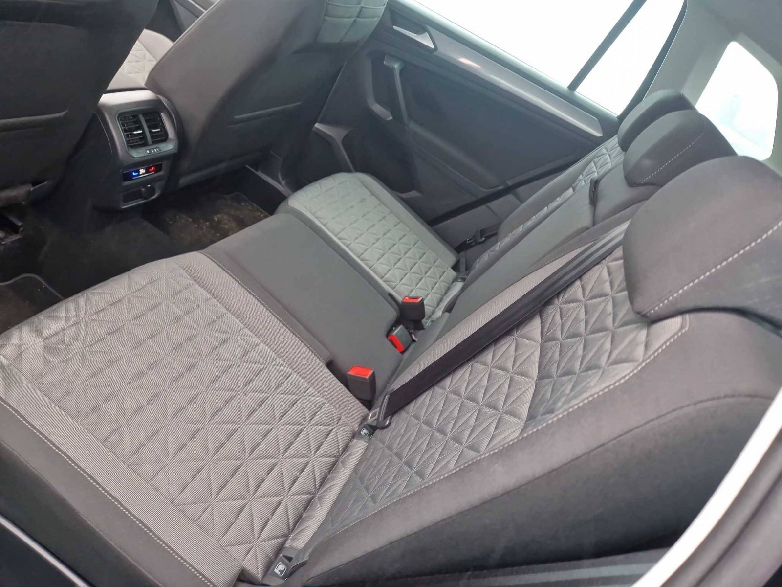 VOLKSWAGEN - TIGUAN - #188714 - 3