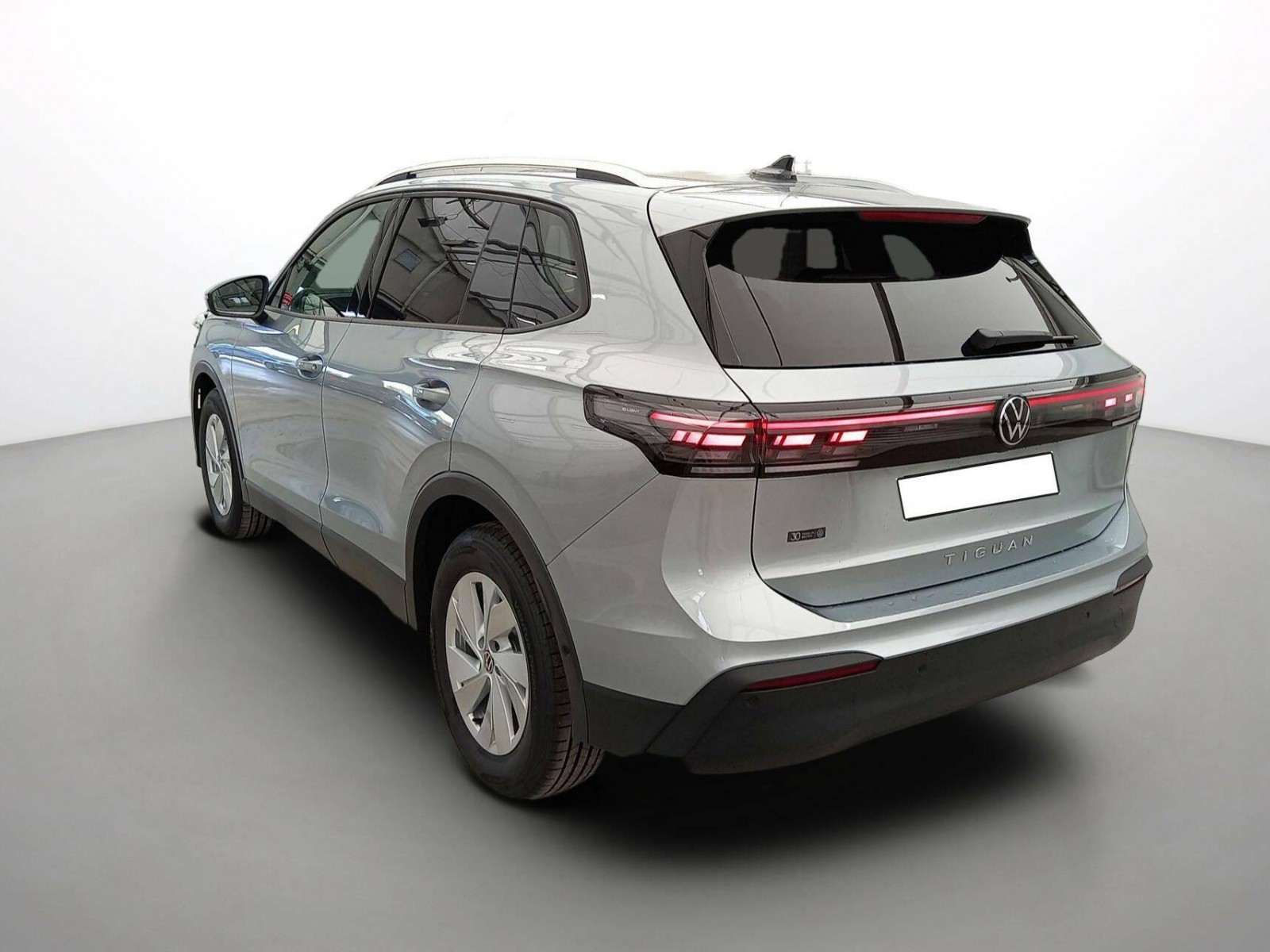 VOLKSWAGEN - TIGUAN - #255598 - 3