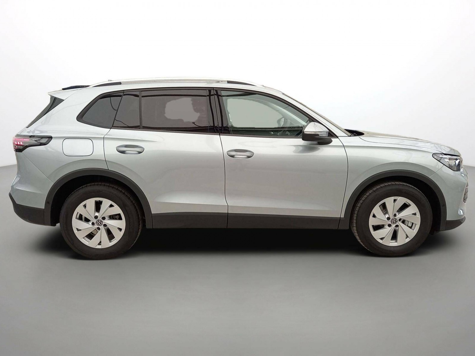 VOLKSWAGEN - TIGUAN - #255598 - 15