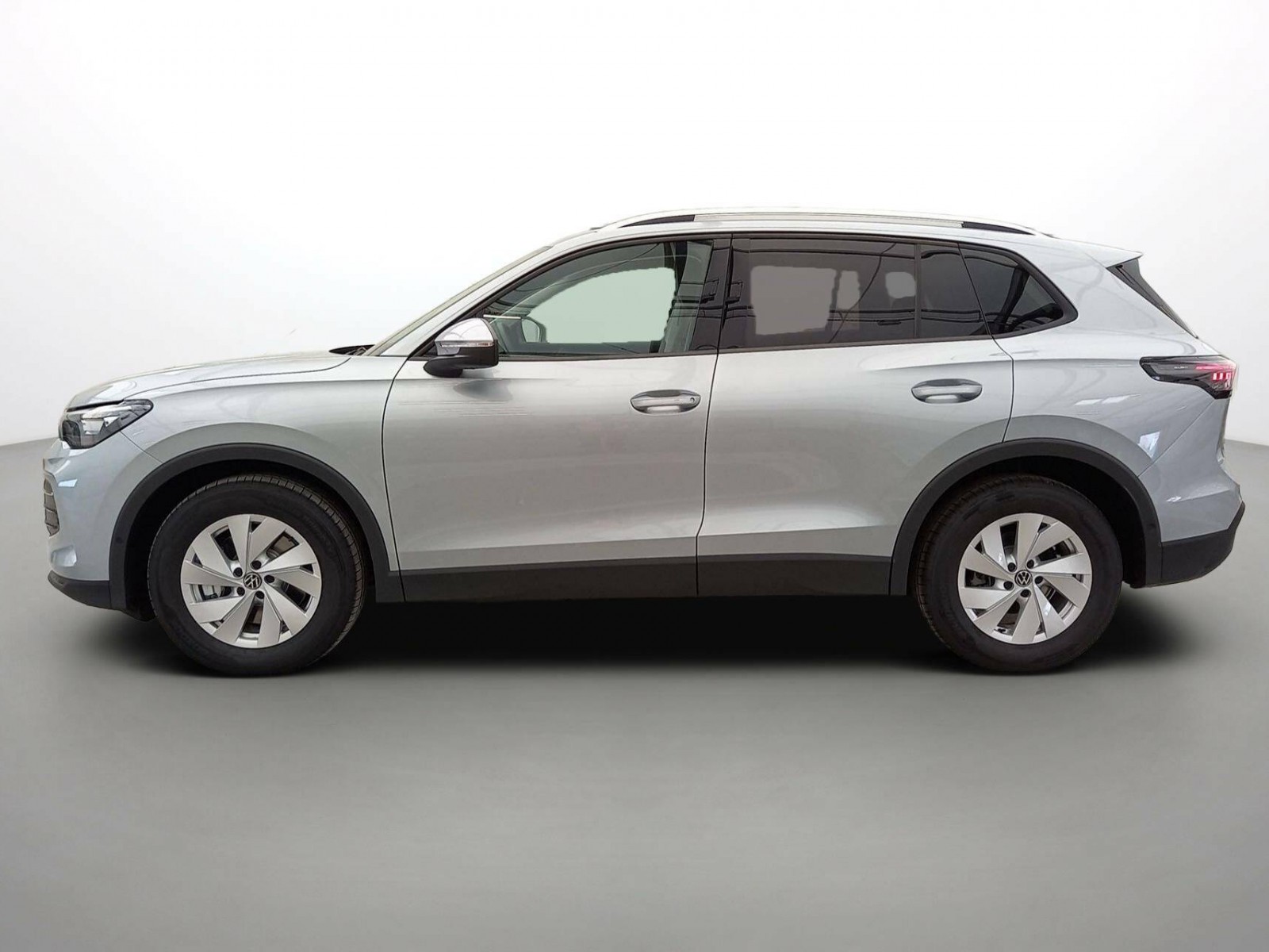 VOLKSWAGEN - TIGUAN - #255598 - 16