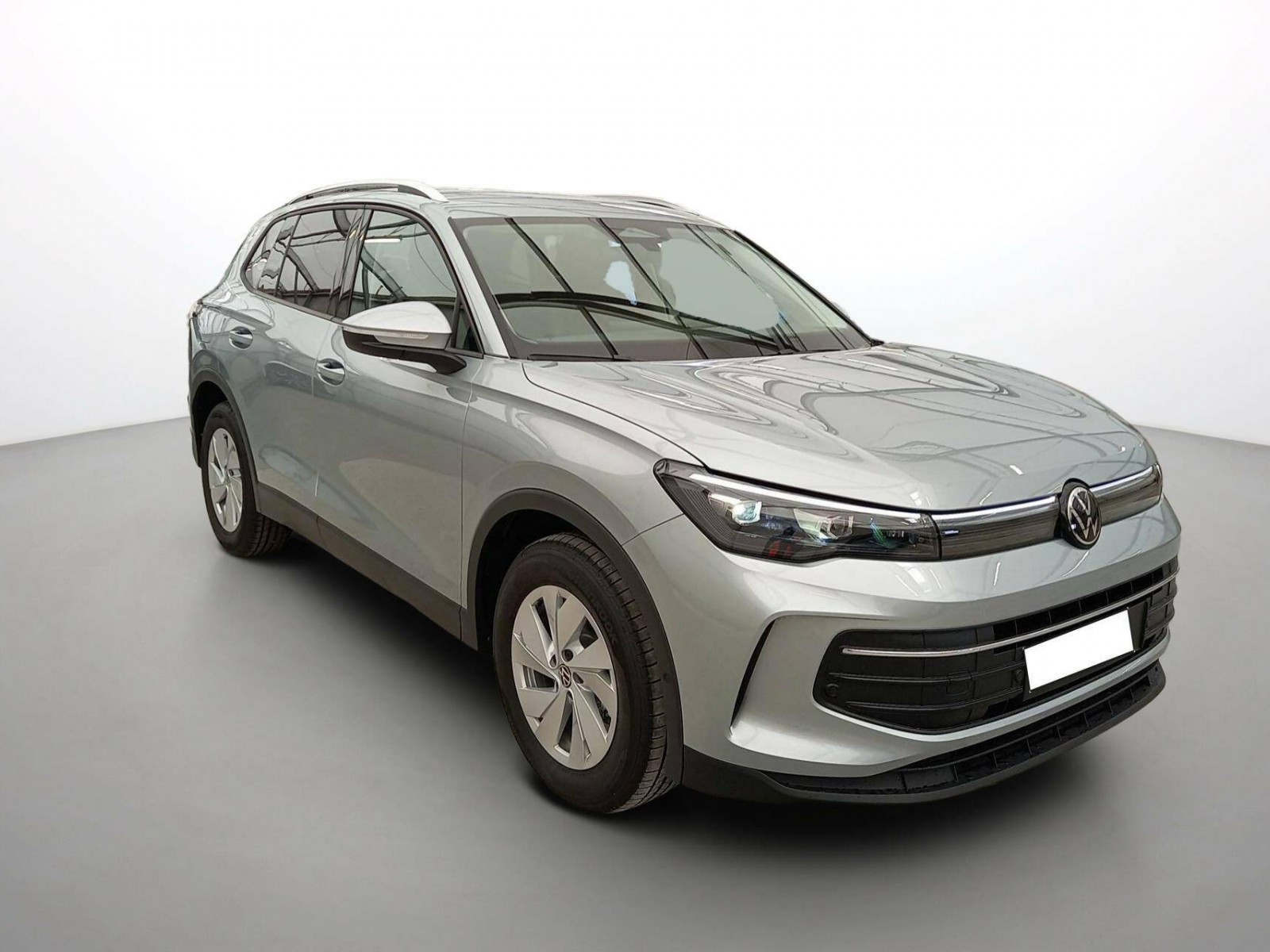 VOLKSWAGEN - TIGUAN - #255598 - 1