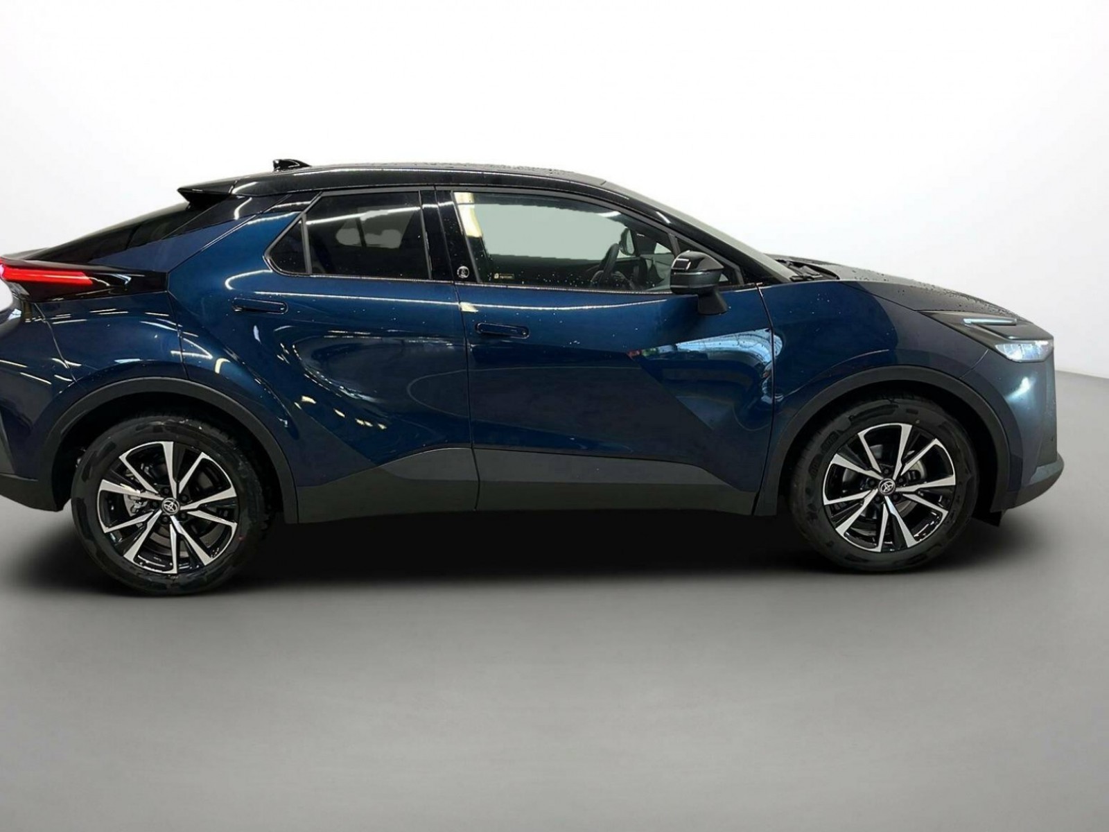 TOYOTA - C-HR - #200032 - 15