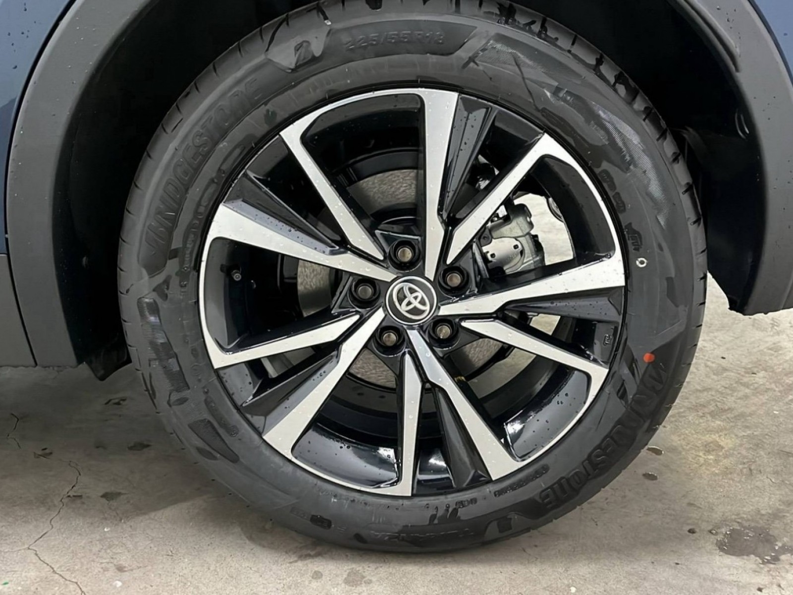 TOYOTA - C-HR - #200031 - 23