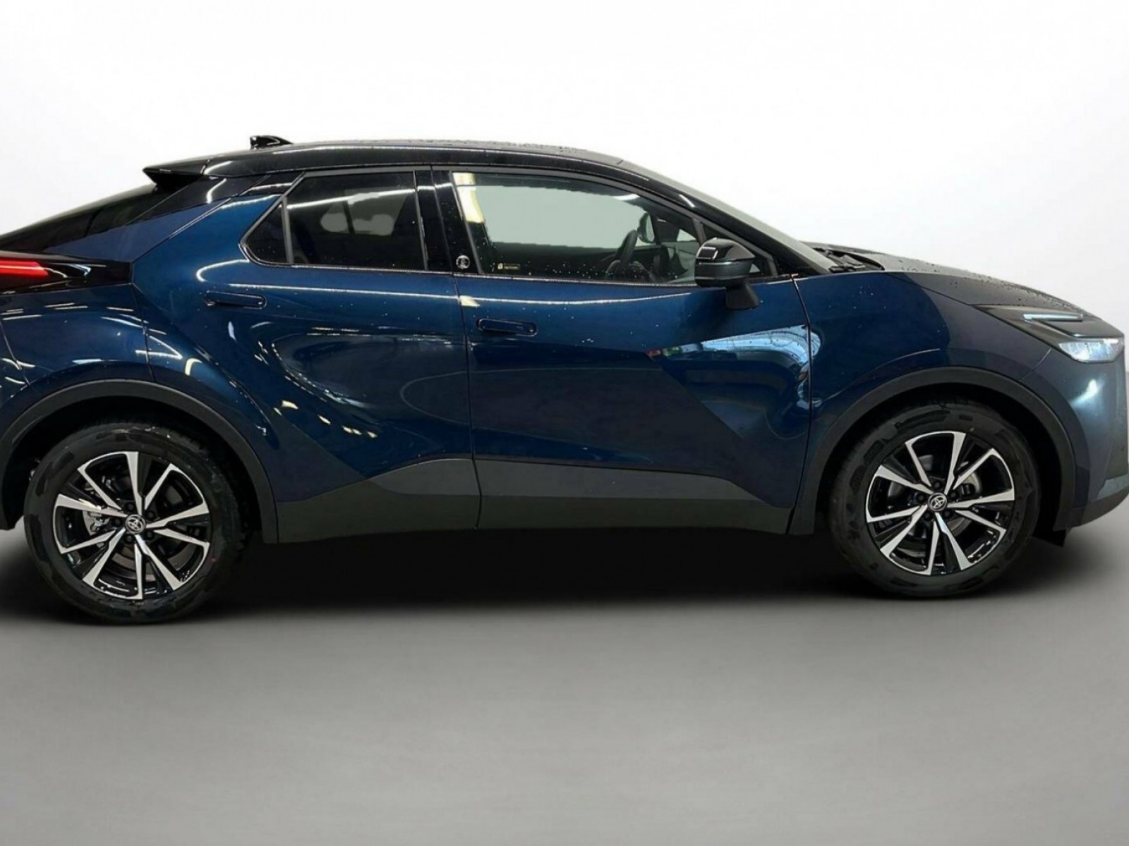TOYOTA - C-HR - #200031 - 32