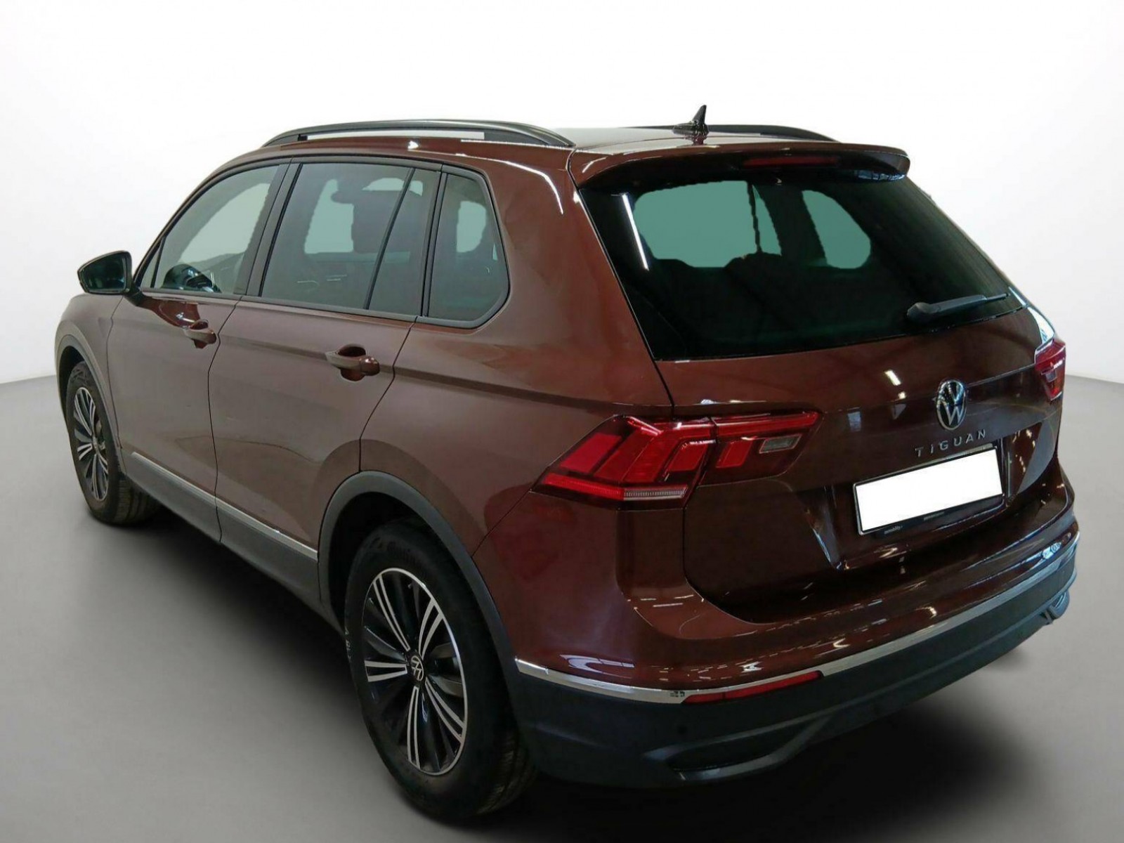 VOLKSWAGEN - TIGUAN - #188712 - 17