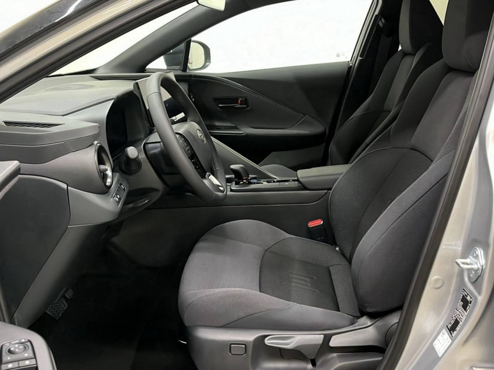 TOYOTA - C-HR - #200026 - 24