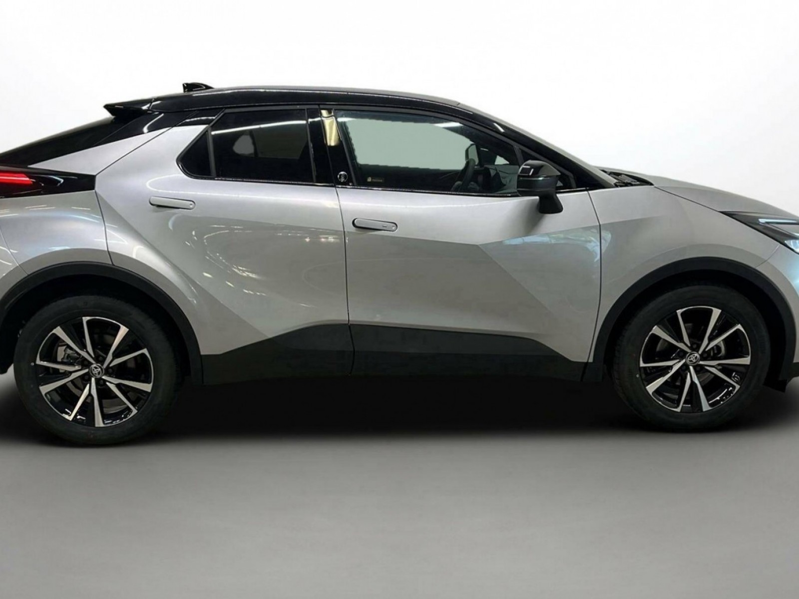TOYOTA - C-HR - #200026 - 32