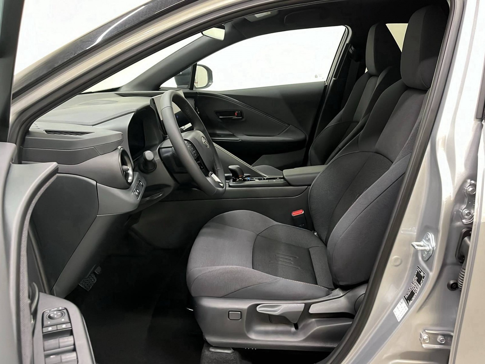 TOYOTA - C-HR - #200030 - 7