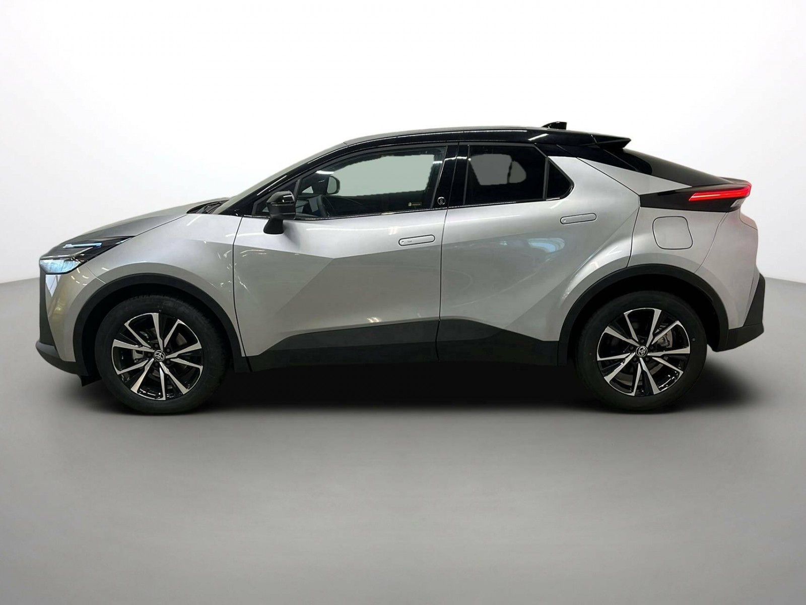 TOYOTA - C-HR - #200030 - 16