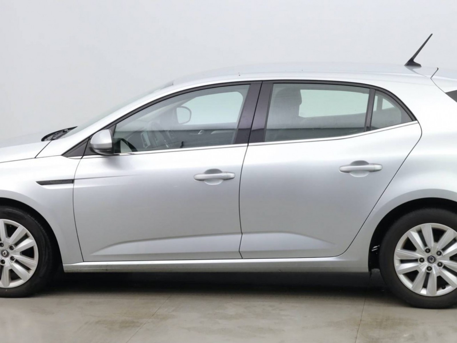 RENAULT - MEGANE IV BERLINE - #189261 - 17