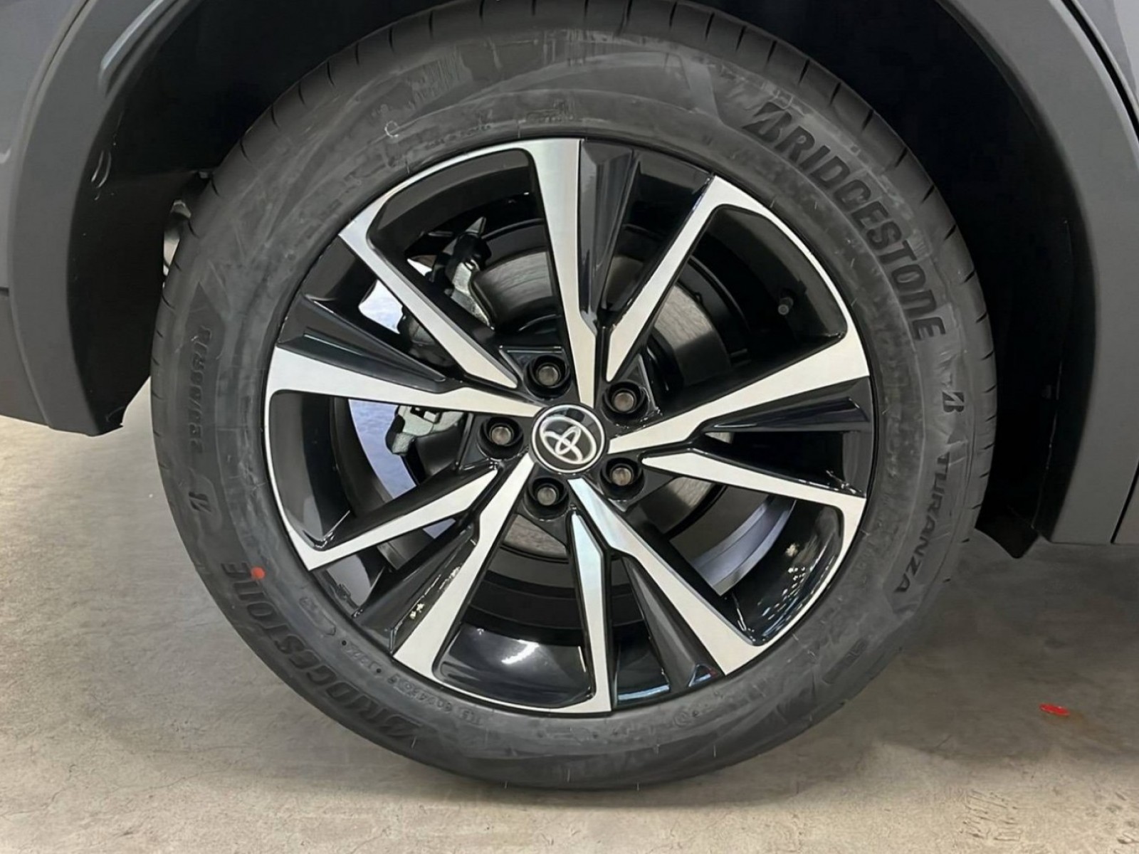 TOYOTA - C-HR - #196595 - 23