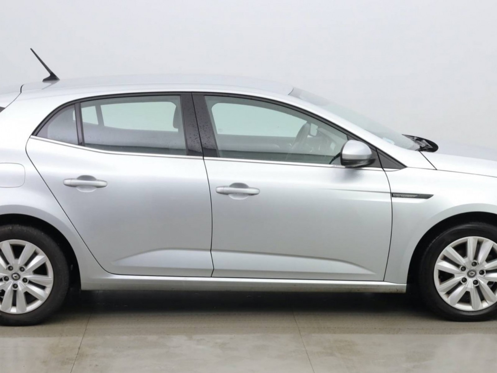 RENAULT - MEGANE IV BERLINE - #189261 - 21