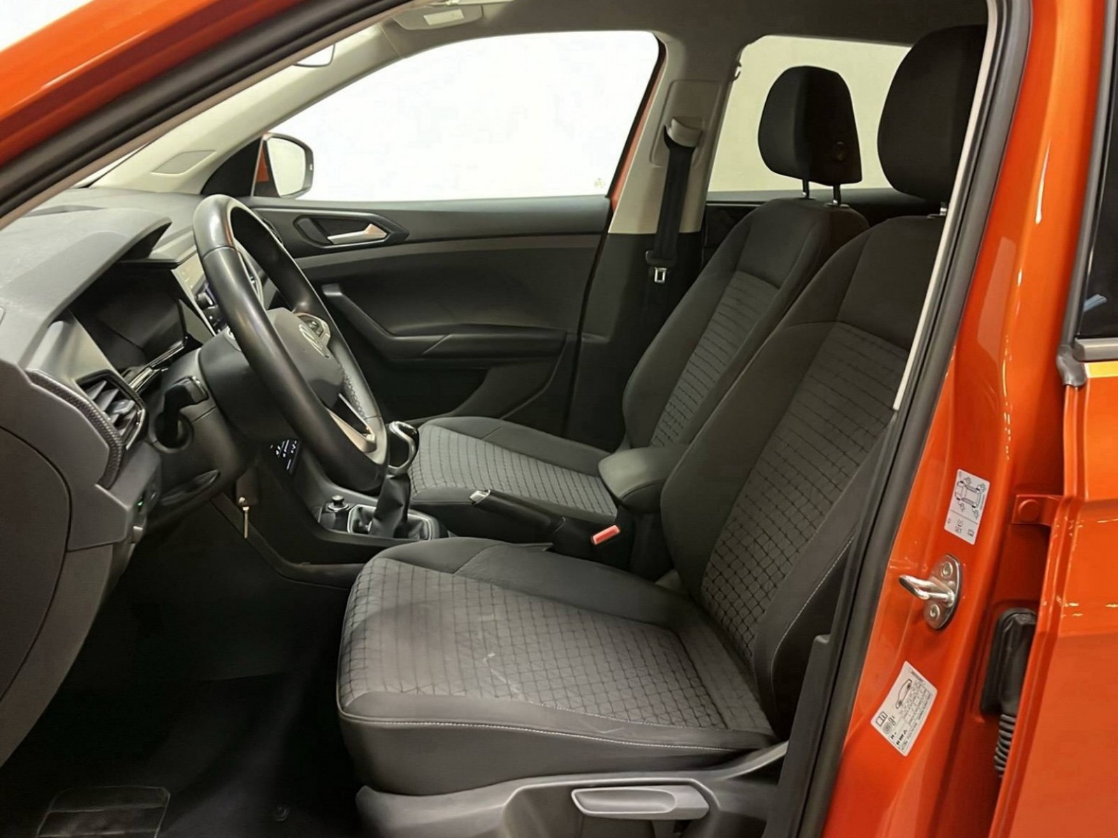 VOLKSWAGEN - T-CROSS - #275970 - 24