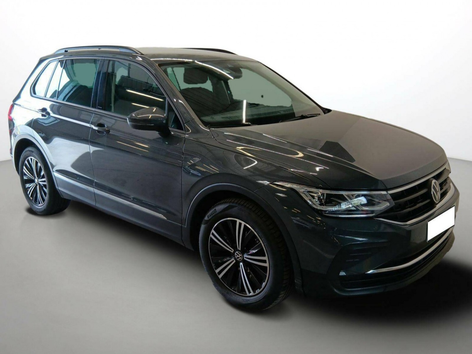 VOLKSWAGEN - TIGUAN - #188716 - 18