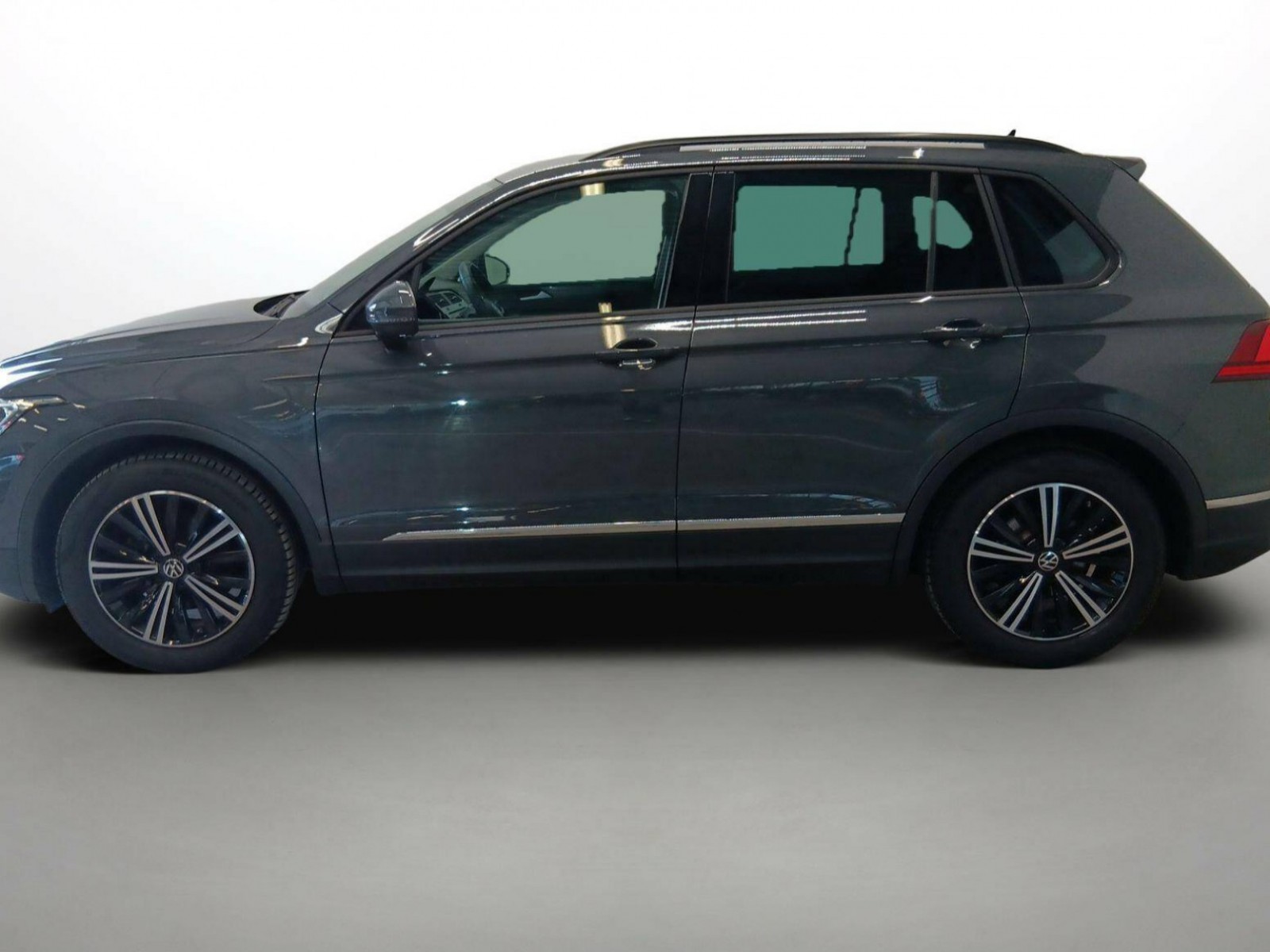 VOLKSWAGEN - TIGUAN - #188716 - 33