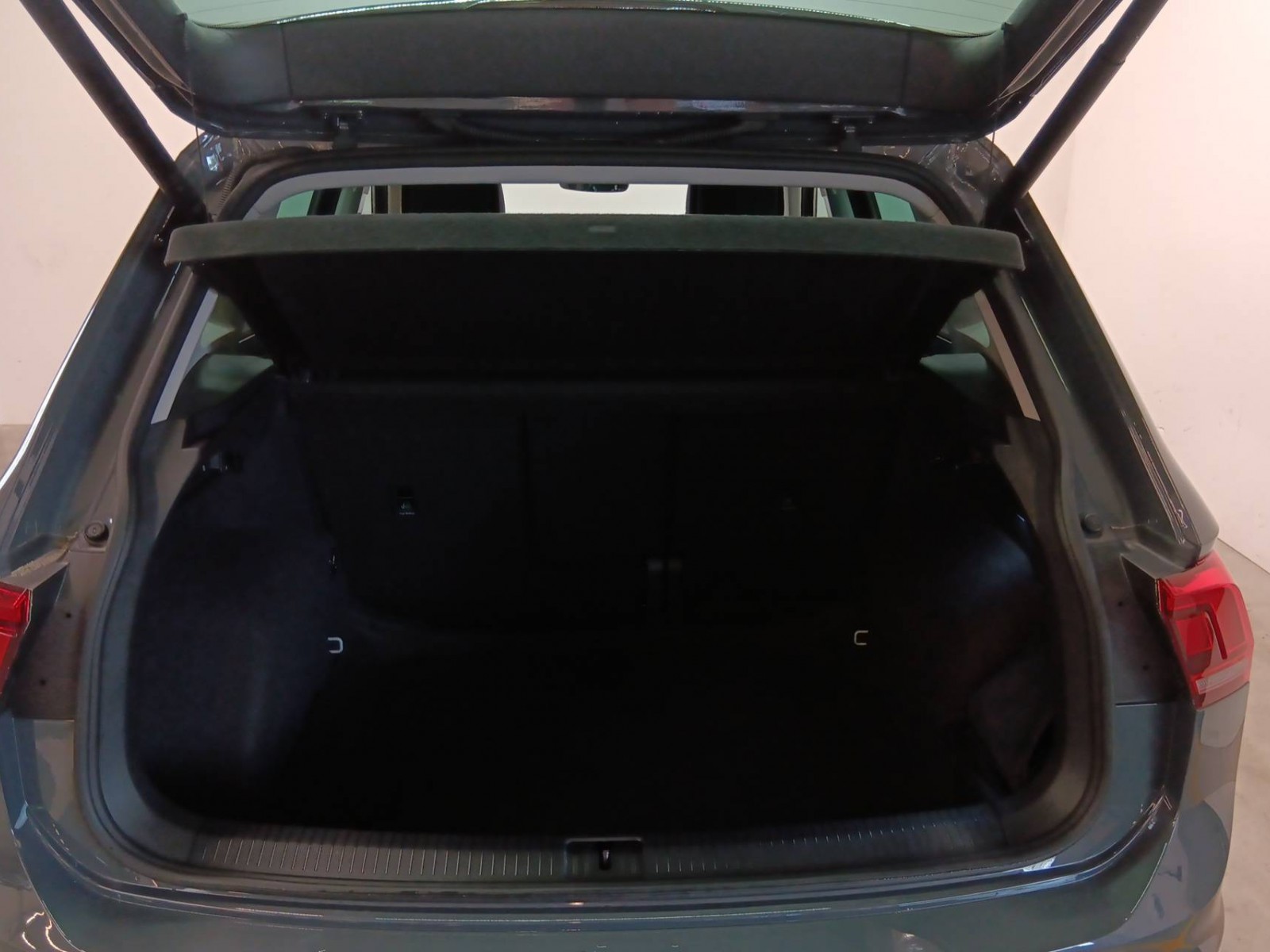 VOLKSWAGEN - TIGUAN - #188716 - 13