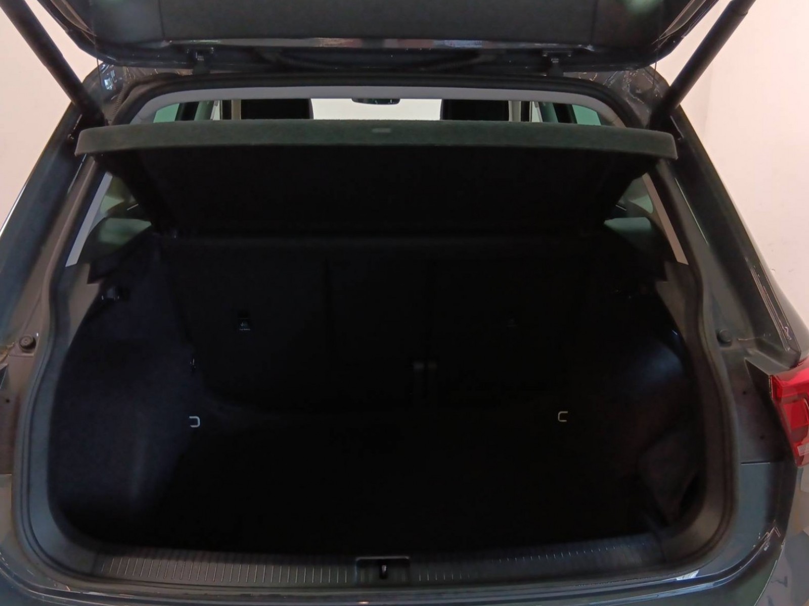 VOLKSWAGEN - TIGUAN - #188716 - 30