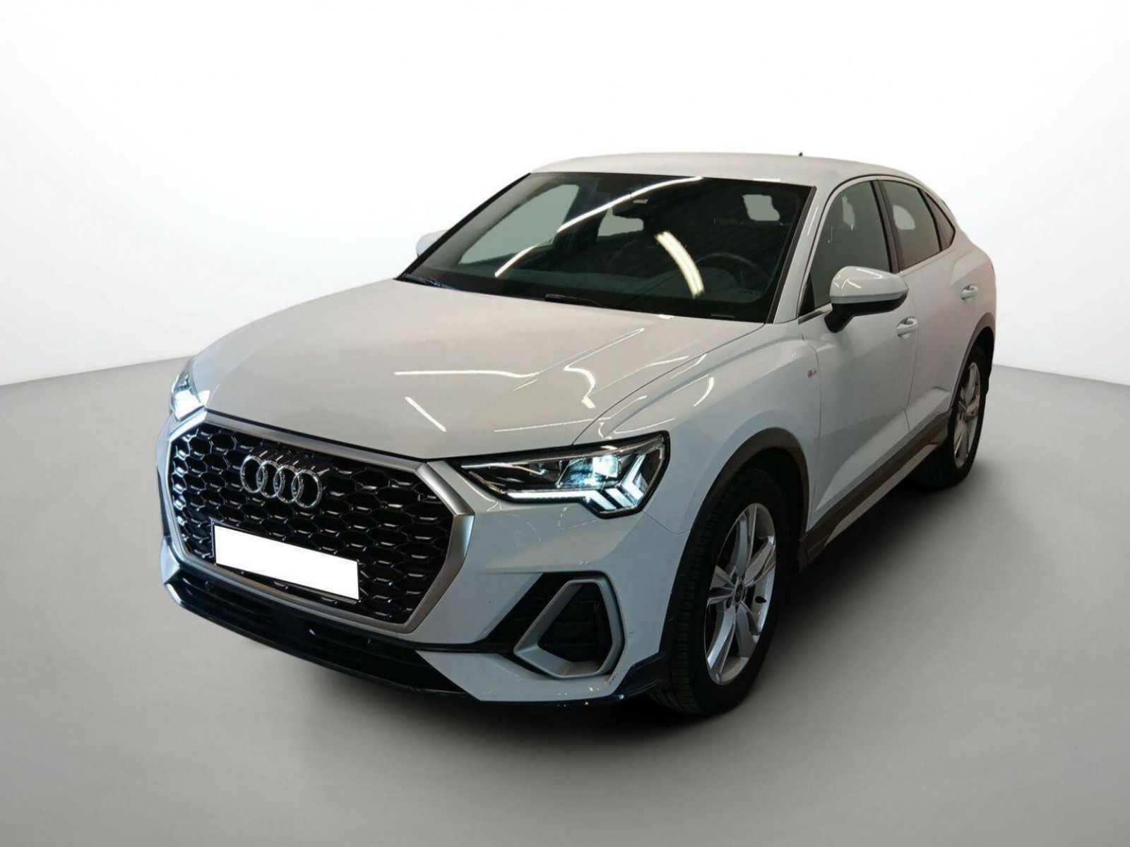 AUDI - Q3 SPORTBACK - #189044 - 1