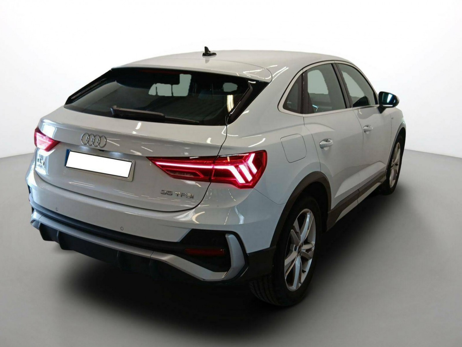 AUDI - Q3 SPORTBACK - #189044 - 3