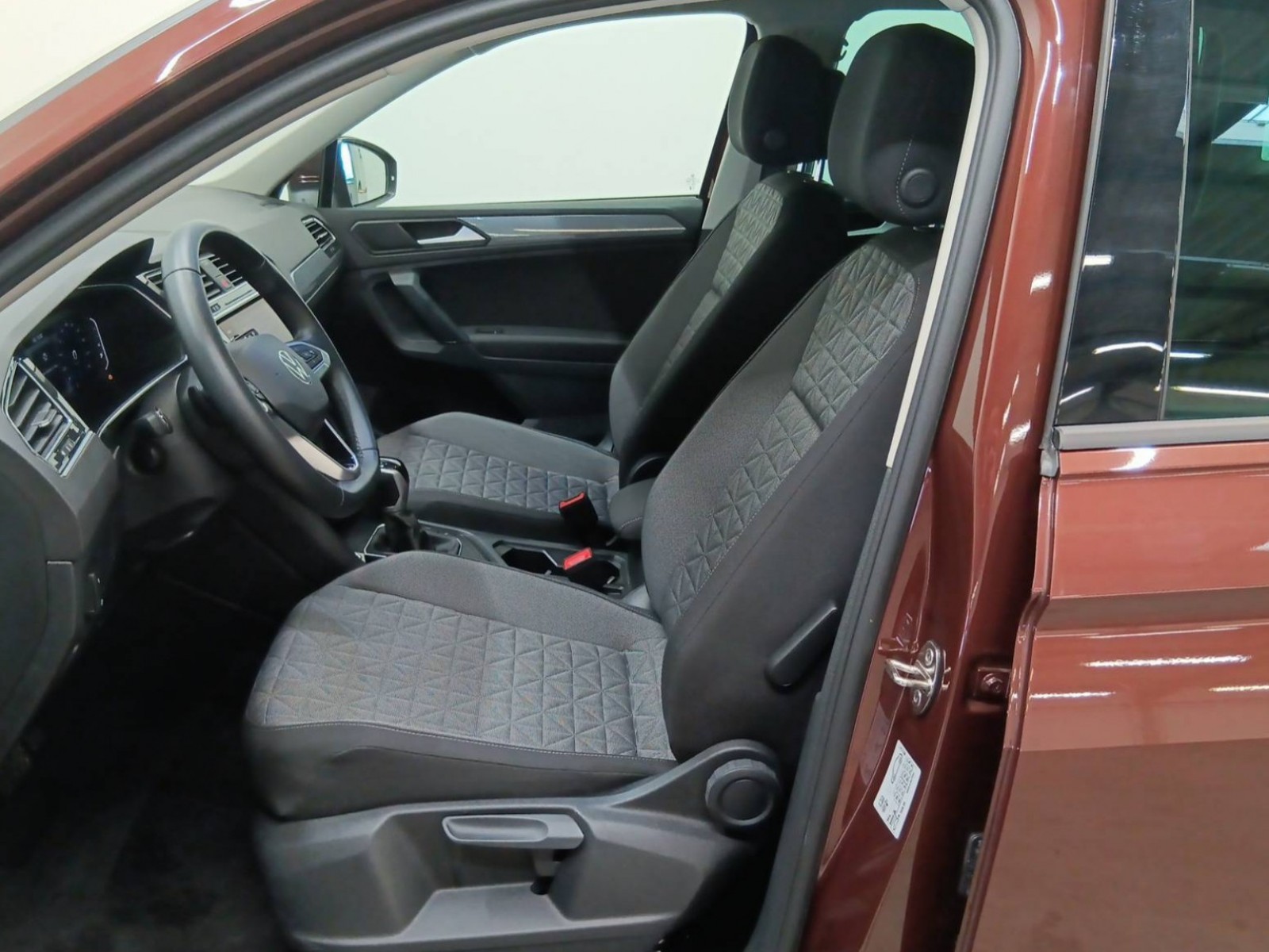 VOLKSWAGEN - TIGUAN - #189747 - 33