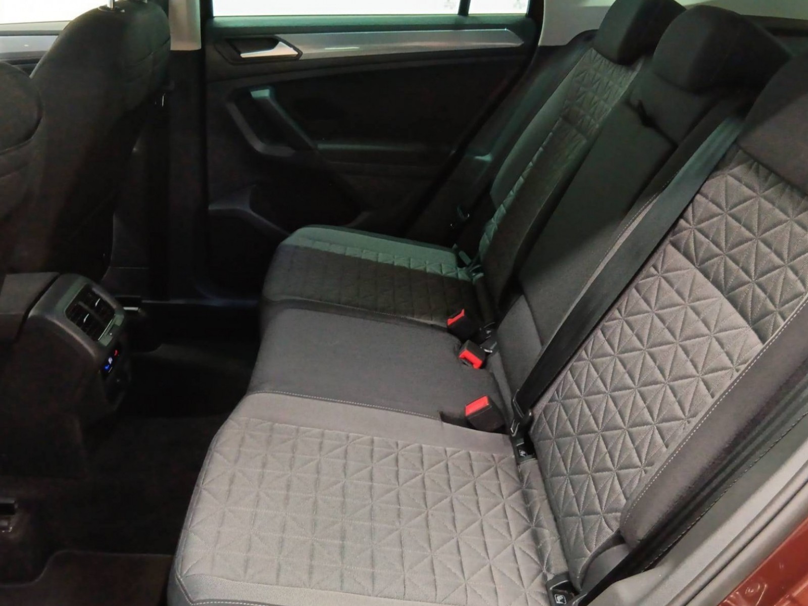 VOLKSWAGEN - TIGUAN - #189747 - 35