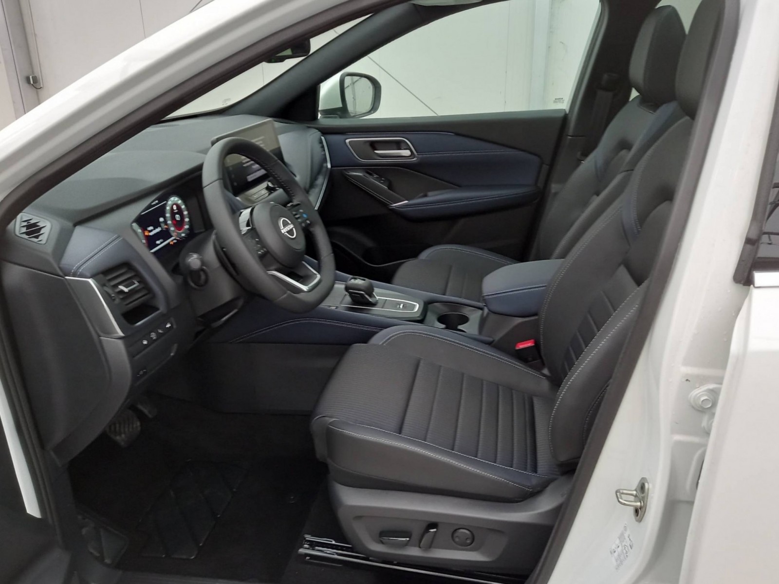 NISSAN - QASHQAI - #189322 - 25