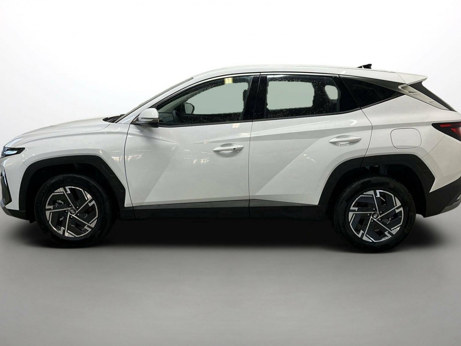 HYUNDAI - TUCSON - #275609 - 16