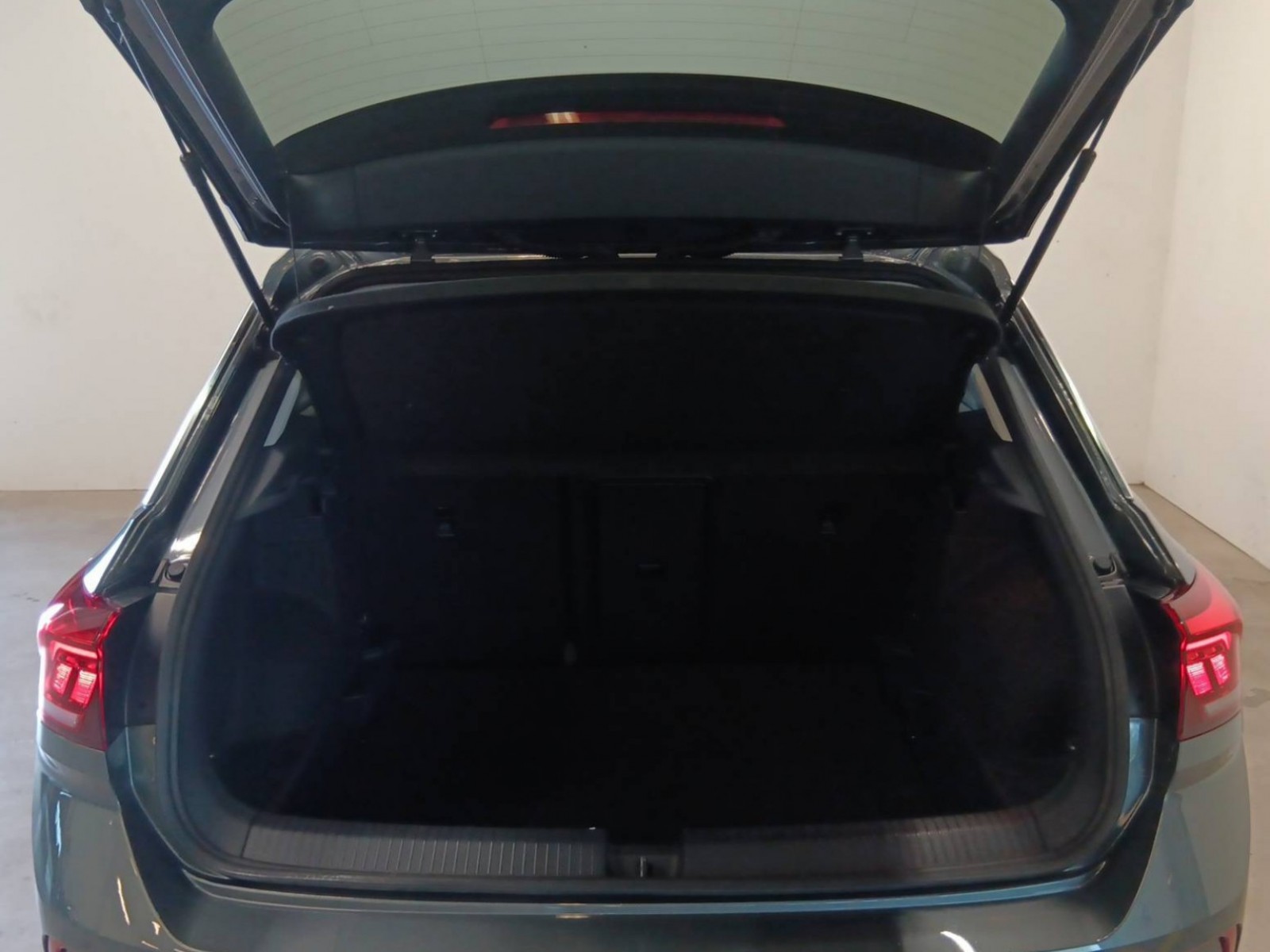 VOLKSWAGEN - T-ROC - #189222 - 13