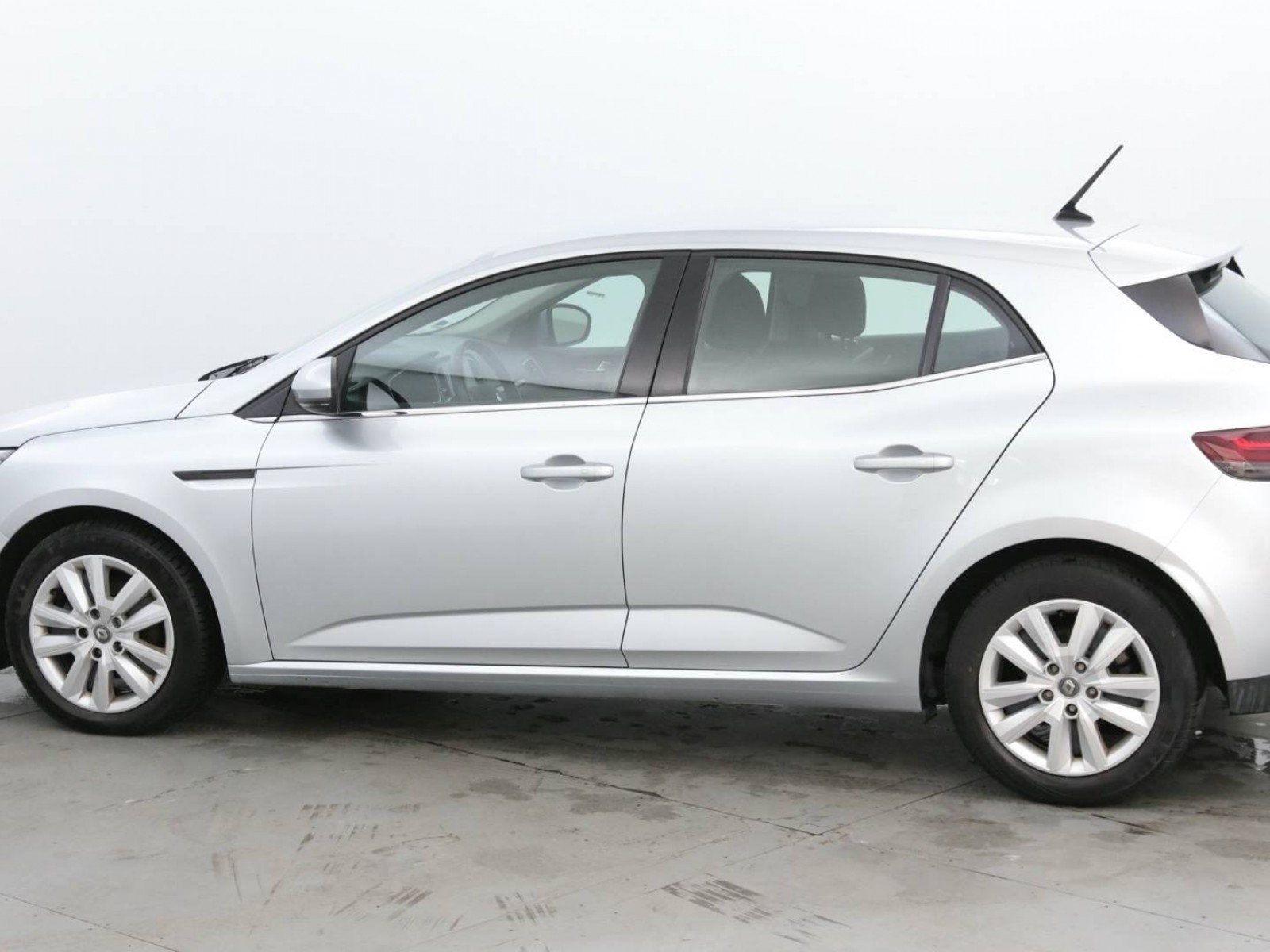 RENAULT - MEGANE IV BERLINE - #191825 - 1
