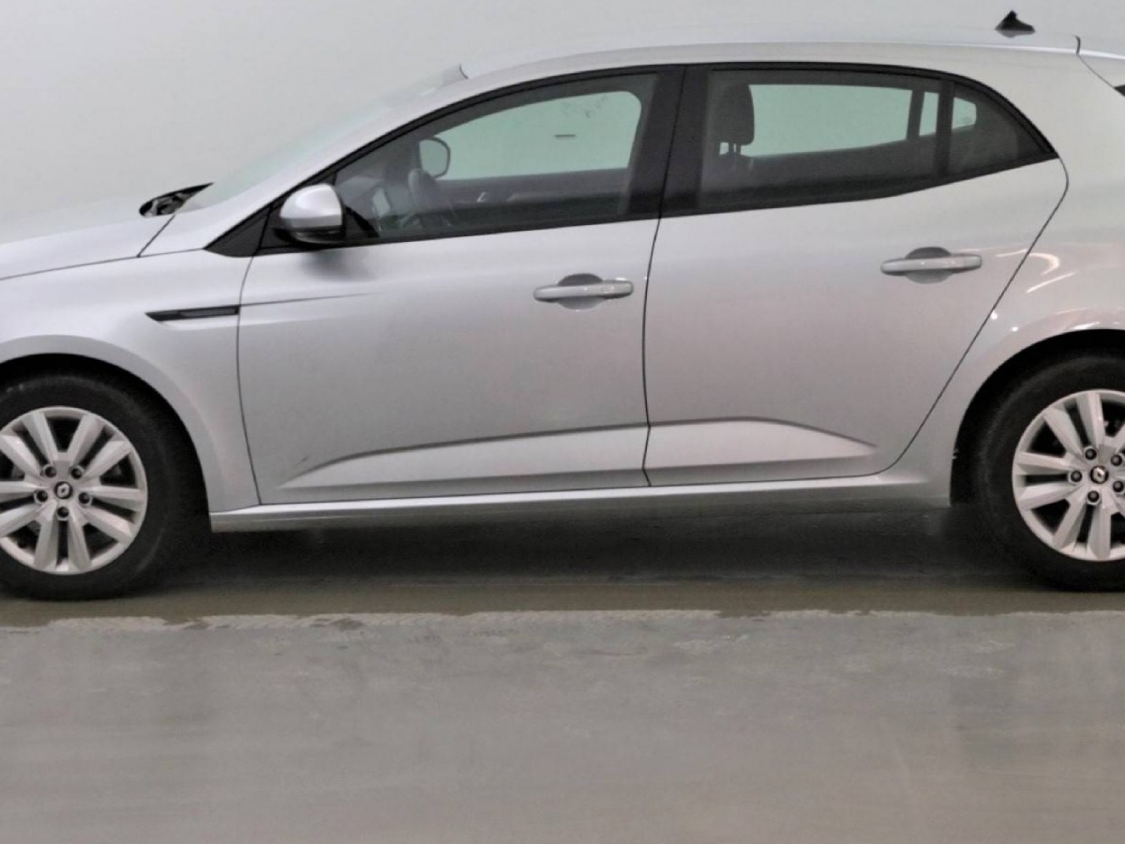 RENAULT - MEGANE IV BERLINE - #191829 - 16