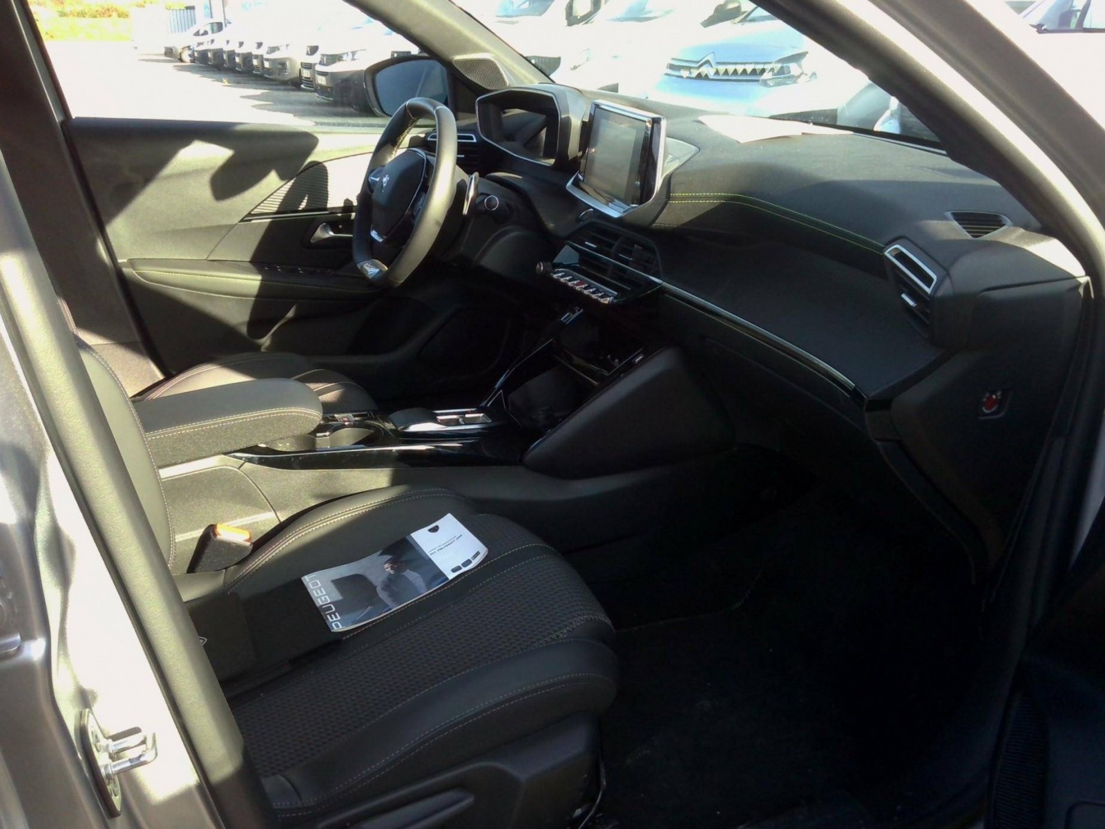 PEUGEOT - 208 - #191991 - 3