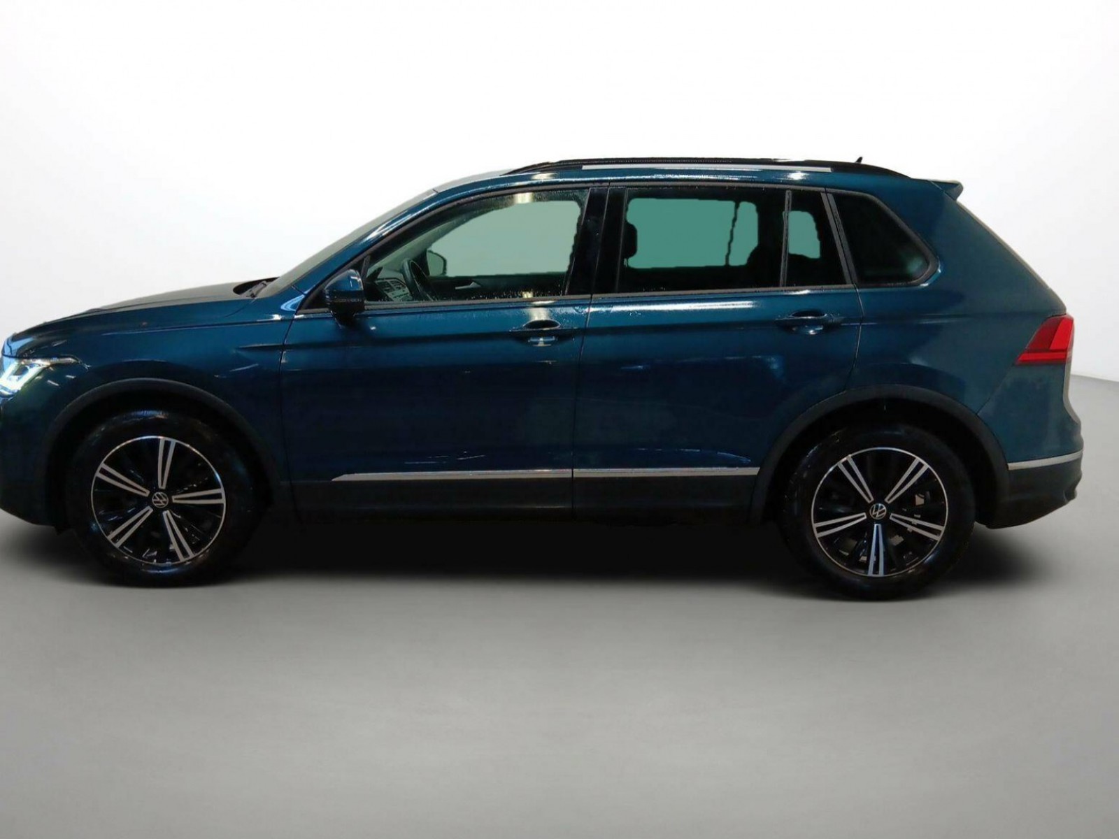 VOLKSWAGEN - TIGUAN - #189748 - 15