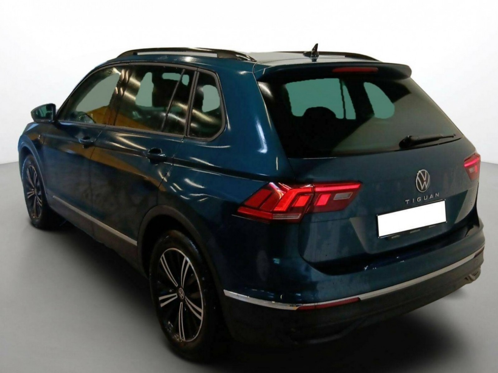 VOLKSWAGEN - TIGUAN - #188713 - 18