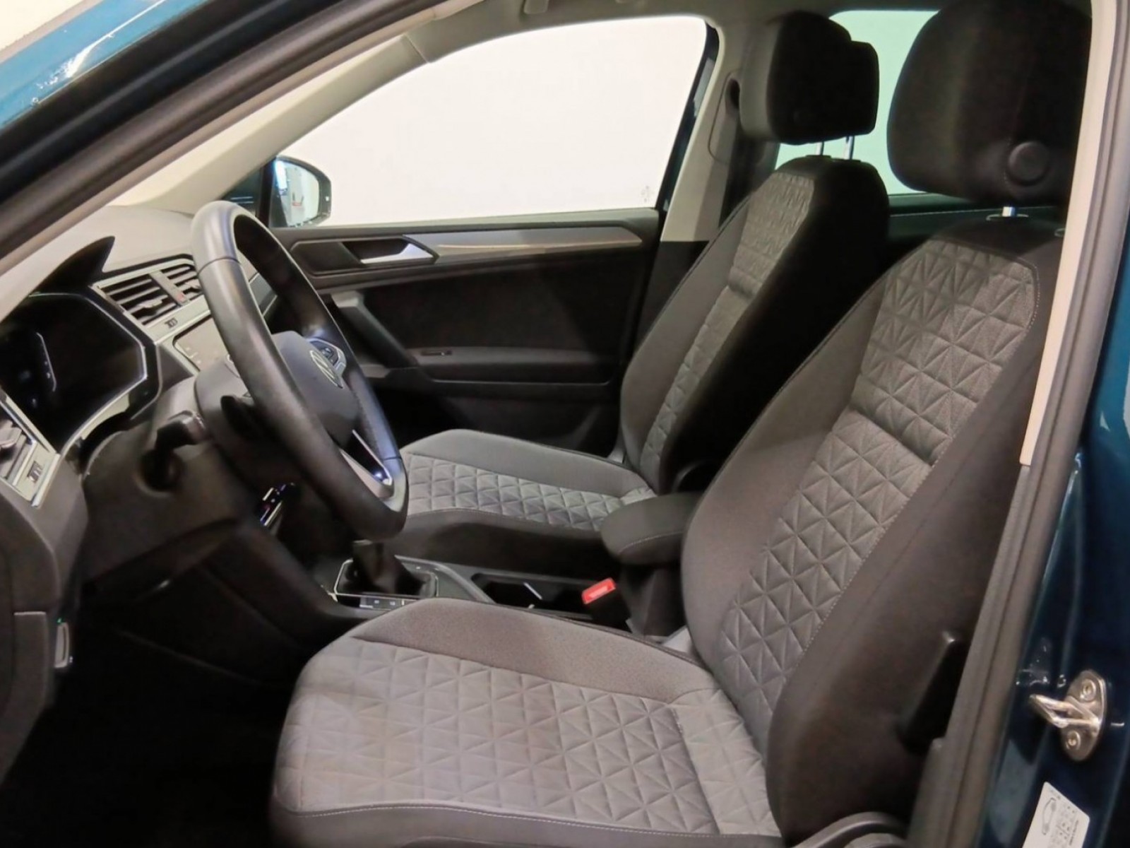 VOLKSWAGEN - TIGUAN - #188713 - 23