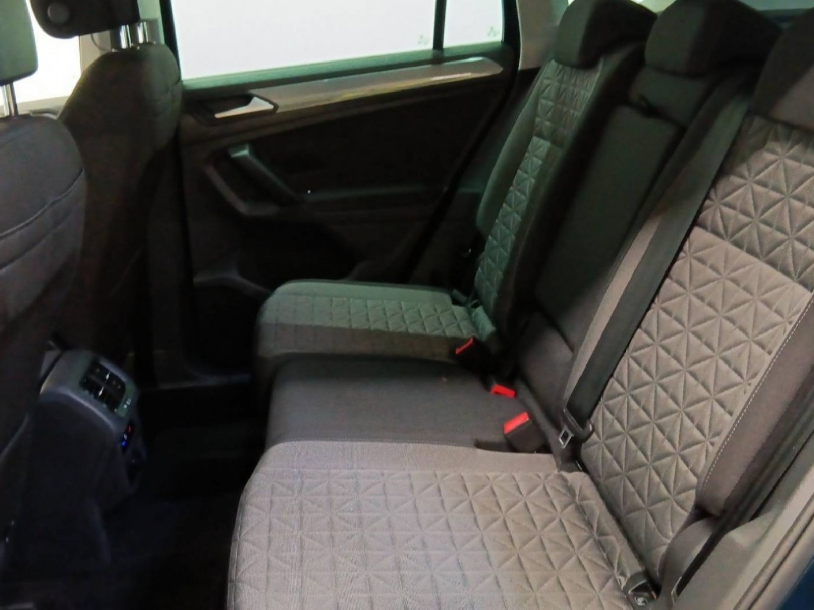 VOLKSWAGEN - TIGUAN - #188713 - 24