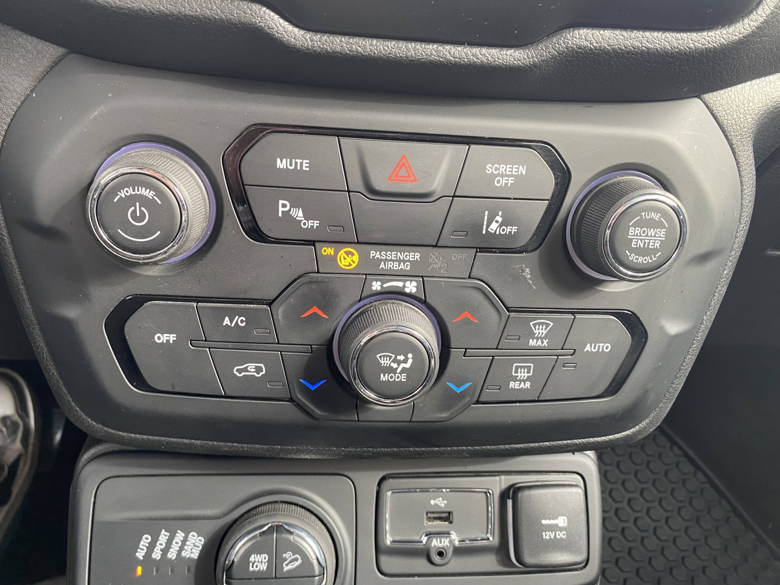 JEEP - RENEGADE - #193677 - 23