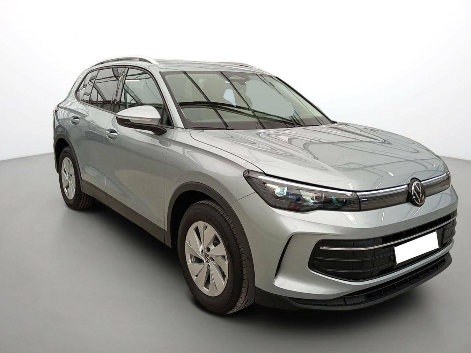 VOLKSWAGEN - TIGUAN - #255695 - 1