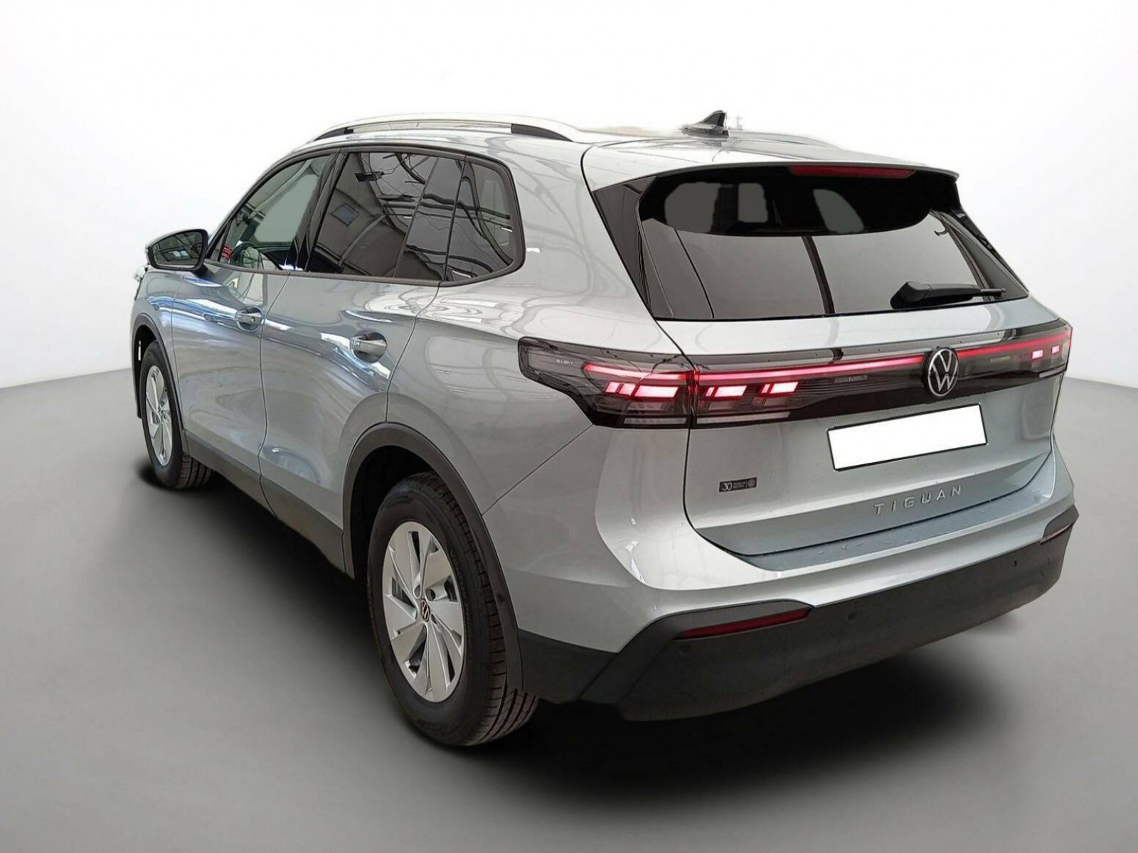 VOLKSWAGEN - TIGUAN - #255695 - 3