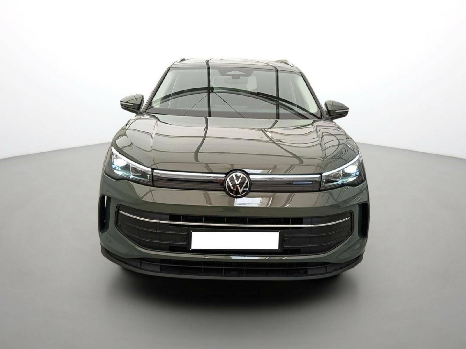 VOLKSWAGEN - TIGUAN - #255699 - 25