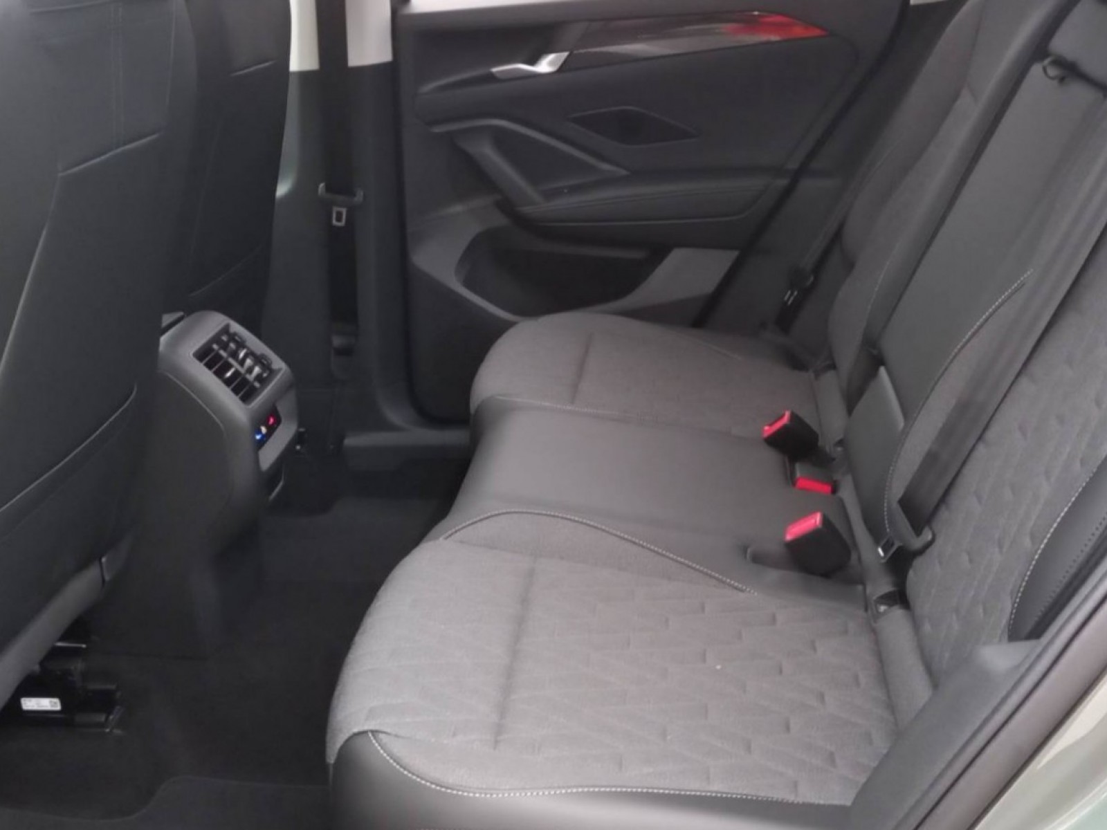 VOLKSWAGEN - TIGUAN - #255699 - 32