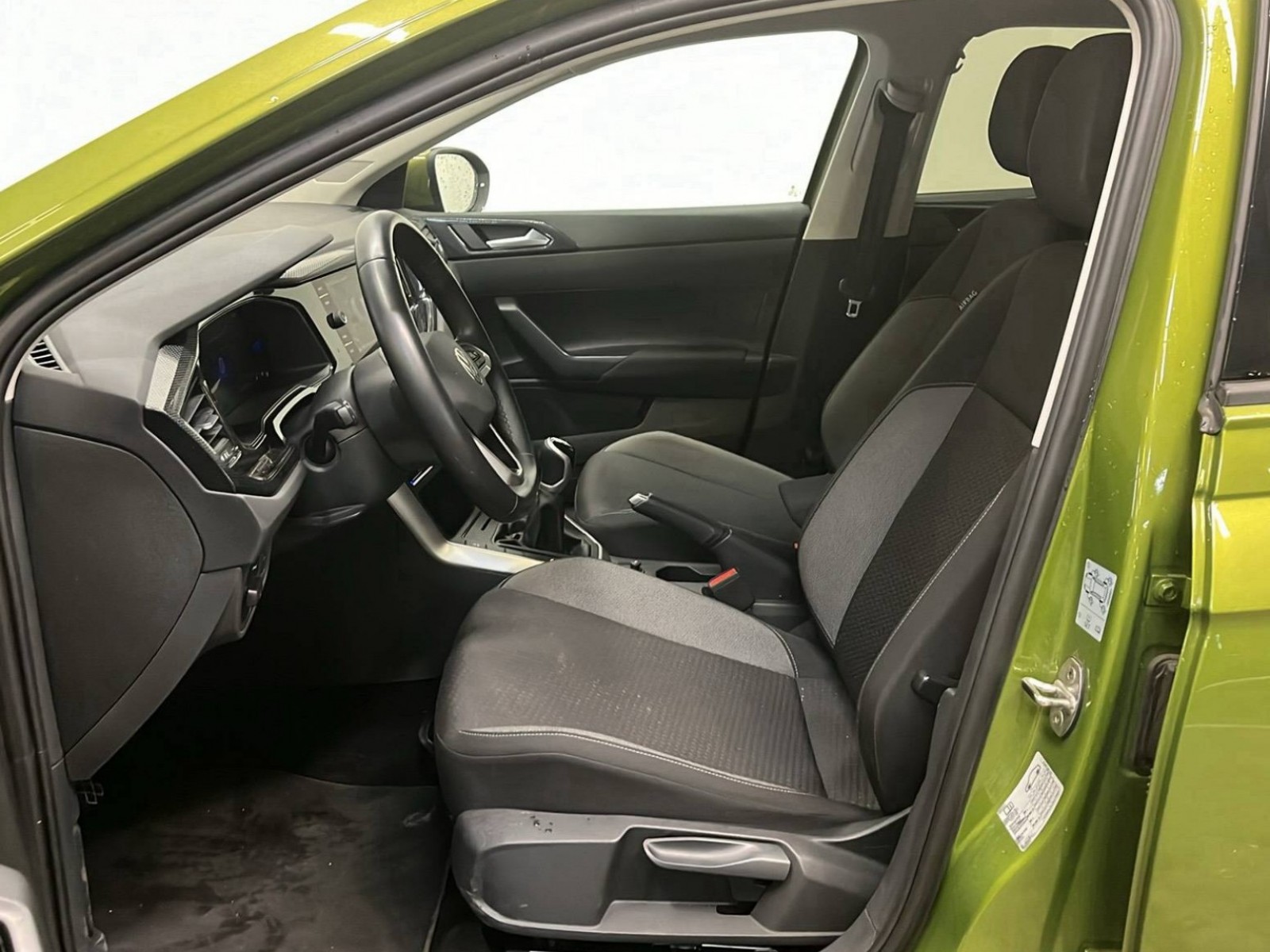 VOLKSWAGEN - TAIGO - #292902 - 23