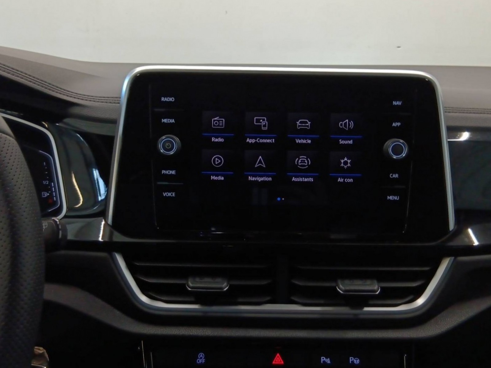 VOLKSWAGEN - T-ROC - #182652 - 28