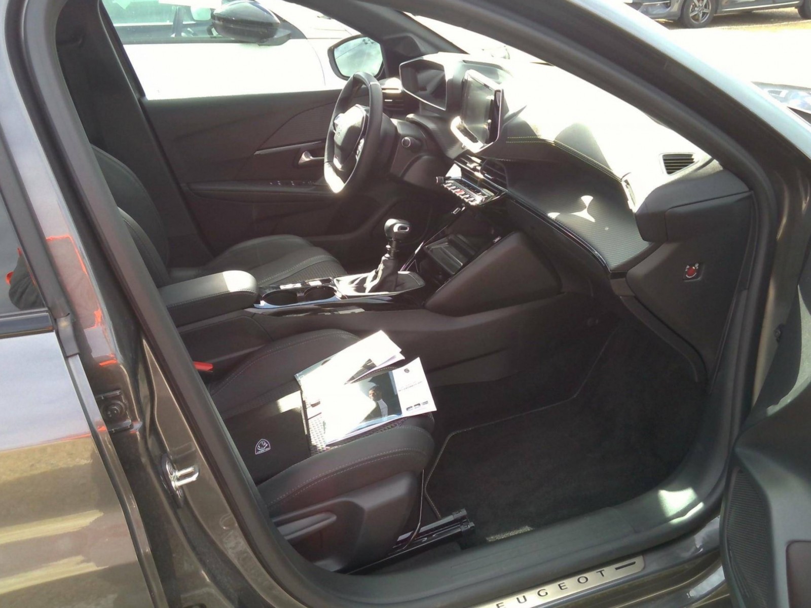 PEUGEOT - 208 - #197116 - 3