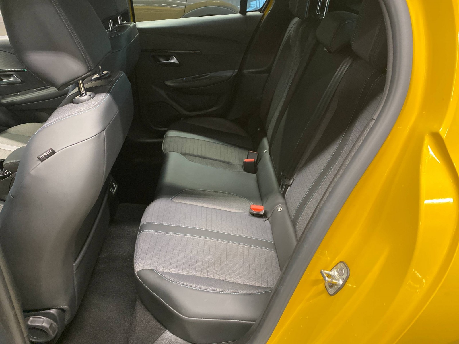 PEUGEOT - 208 - #197628 - 9