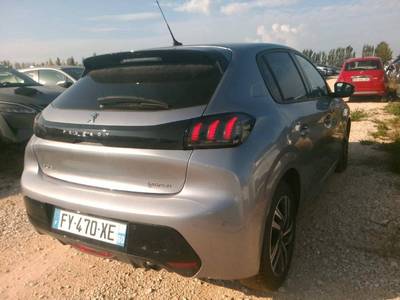 PEUGEOT - 208 - #372549 - 2